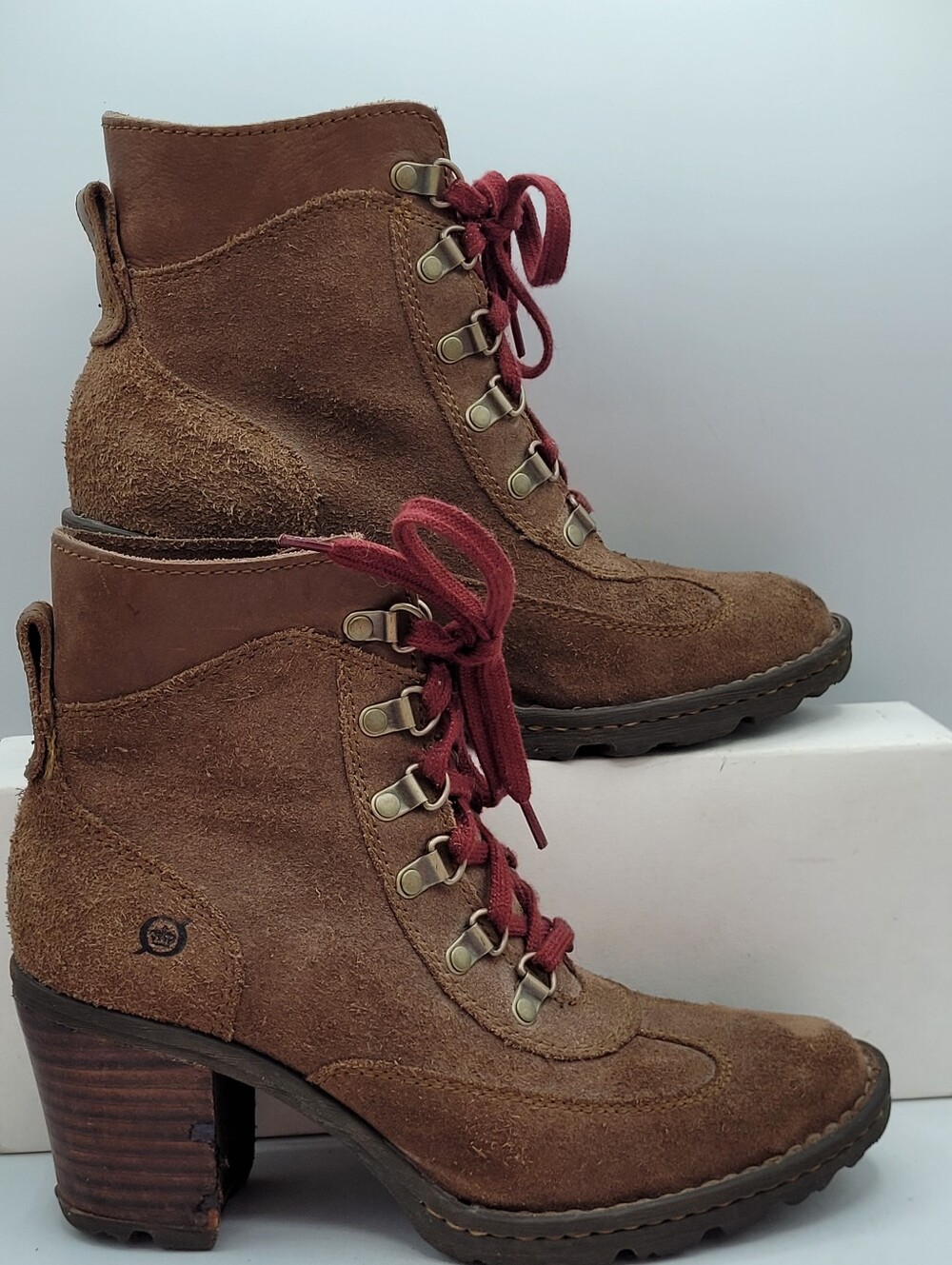 Børn Brown Suede Leather lace-up booties 3" Block Heels Size